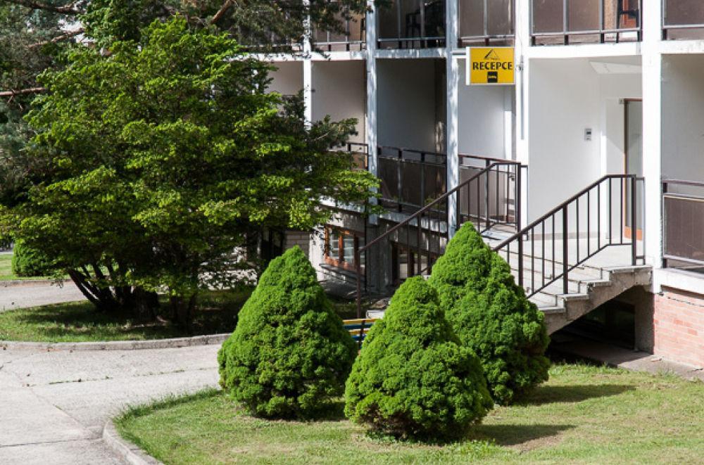 Hotel Radejov Knezdub Buitenkant foto