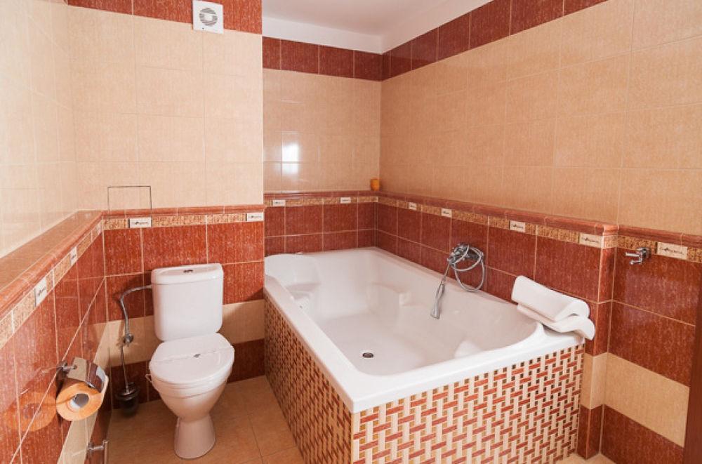 Hotel Radejov Knezdub Buitenkant foto